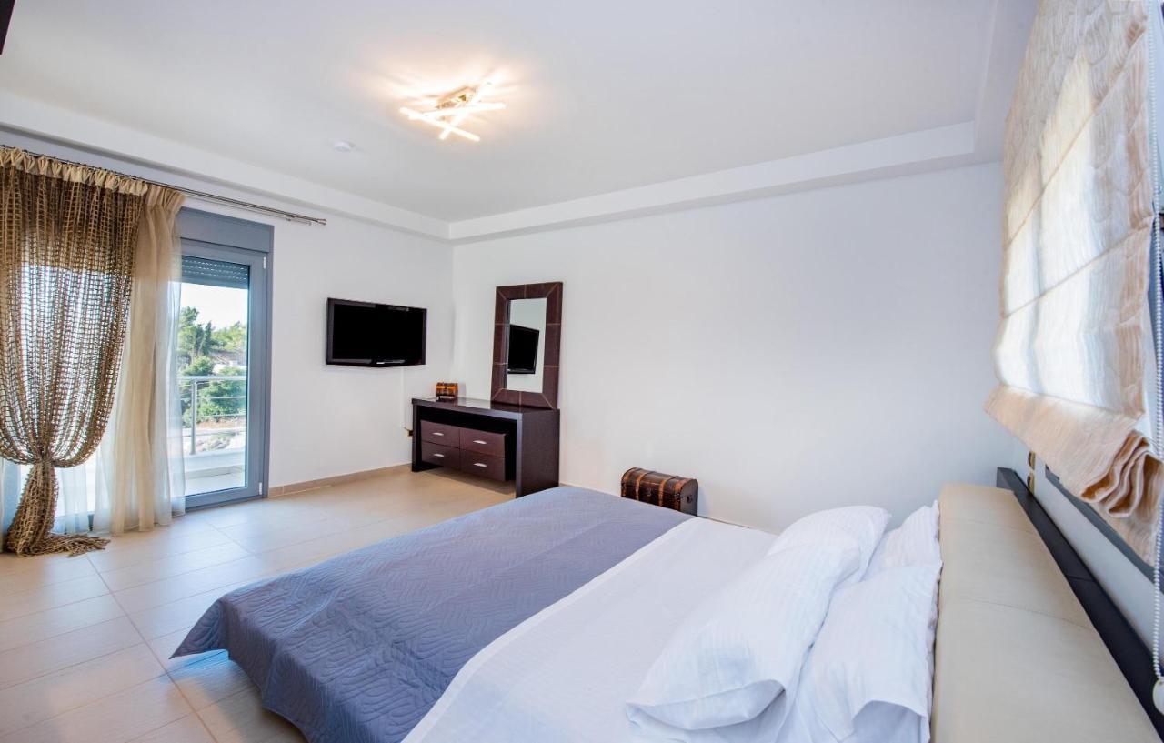 Dias Luxury Villa Koskinou  Exteriör bild